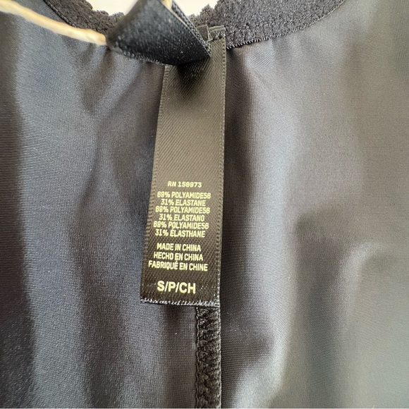 NWT SKIMS Glam Catsuit onyx black small - Picture 11 of 16